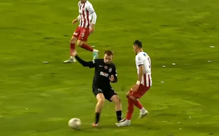 Galatasaray'da Kerem Aktürkoğlu Sivasspor maçında kırmızı kart gördü! İşte o anlar - 1