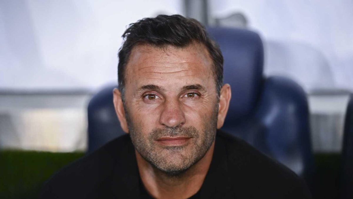 Galatasaray Teknik Direktörü Okan Buruk'tan Hakan Çalhanoğlu ve Osimhen açıklaması Galatasaray Teknik Direktörü Okan Buruk'tan Hakan Çalhanoğlu ve Osimhen açıklaması