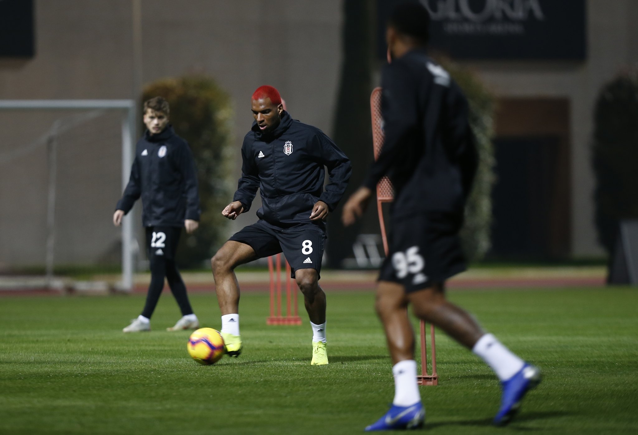 Ryan Babel Arabistan yolcusu!
