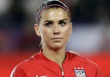 Alex Morgan anne oldu!