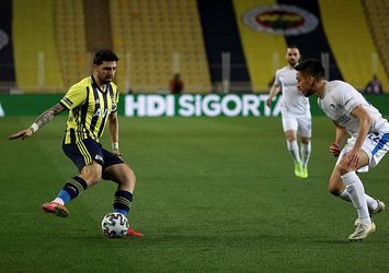 Ozan Tufan sağ bekte!