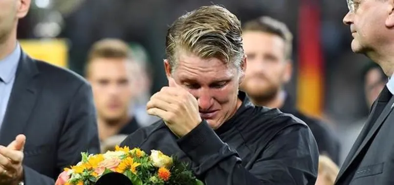 Schweinsteiger gözyaşlarıyla veda etti
