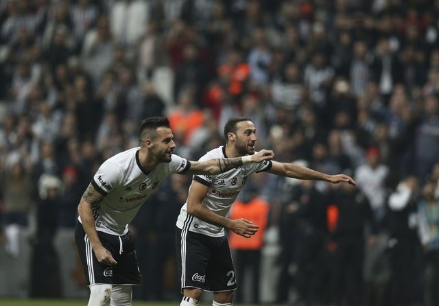 13 takım Cenk Tosun’un peşinde