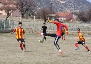 Üç dakikalık maça bir gol sığdırdılar