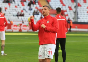 Podolski'den Antalyaspor'a büyük jest!