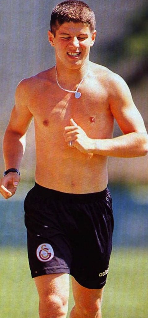 Yıldız futbolcuların gençlik halleri