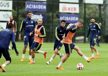 Fenerbahçe'de kupa mesaisi sürüyor
