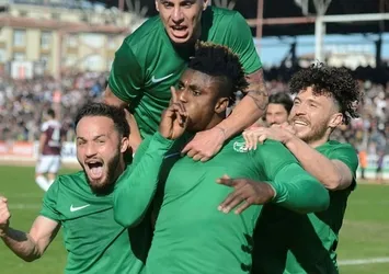 Horoz 90'da kurtardı
