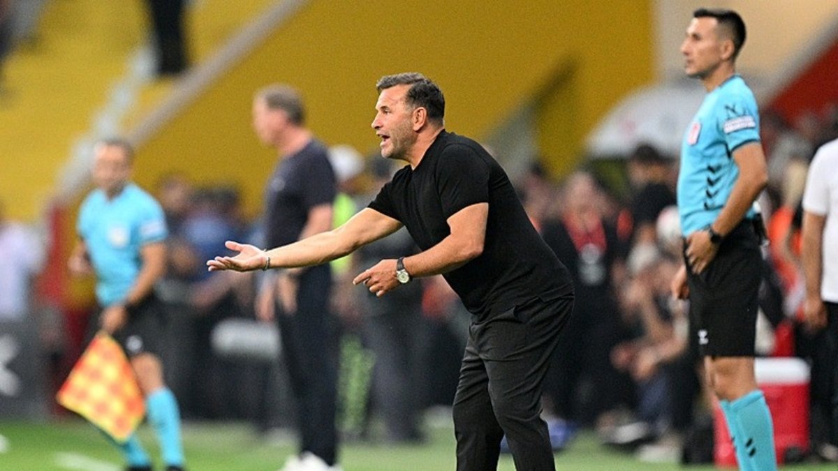 Galatasaray'da Okan Buruk'tan futbolcularına flaş uyarı! Galatasaray'da Okan Buruk'tan futbolcularına flaş uyarı!