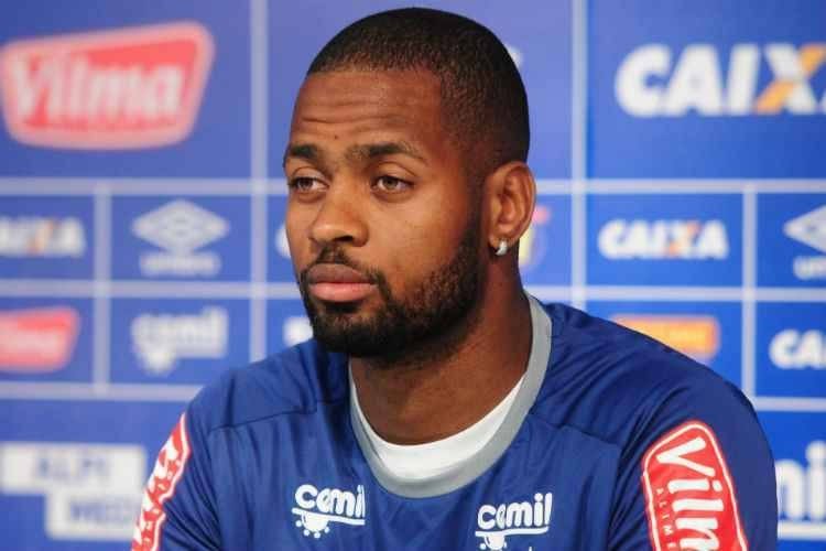 Dede Fenerbahçe’ye doğru