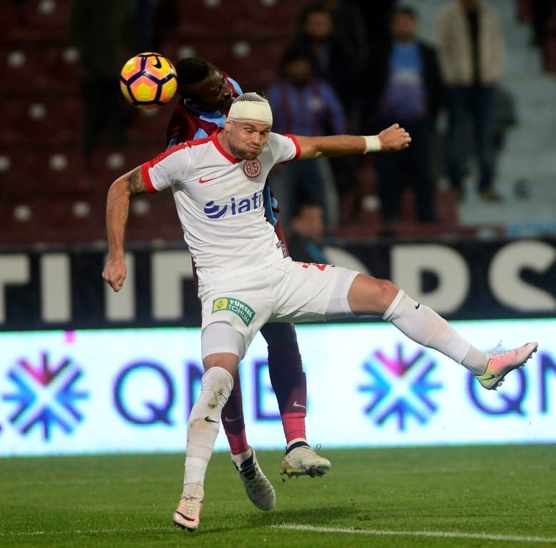 Trabzonspor-Antalyaspor karşılaşmasından kareler