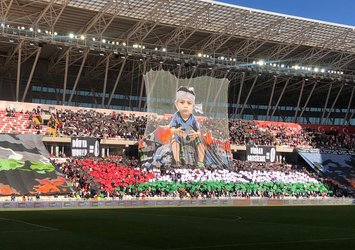 Sivasspor taraftarlarından Gazze koreografisi!