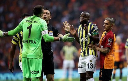 Derbide saha karıştı! Nelsson ve Valencia...