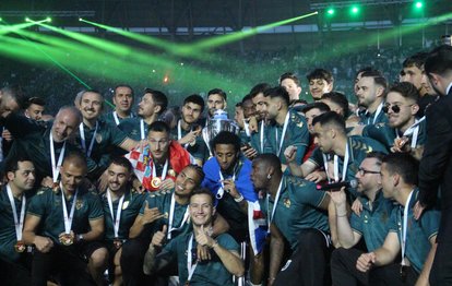 Süper Lig’e dönen Kocaelispor’un teknik direktörü belli oldu!