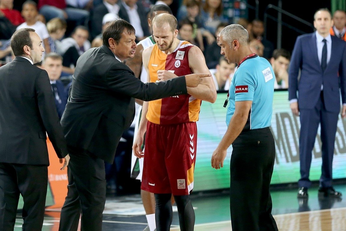 Ergin Ataman’dan Aziz Yıldırım’a destek