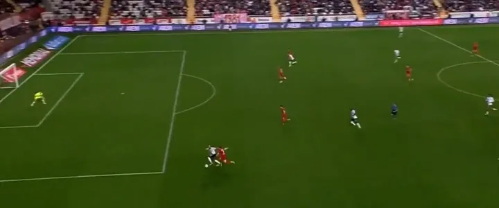 Antalyaspor - Beşiktaş maçında VAR'dan kırmızı kart çıktı! İşte o pozisyon - 3