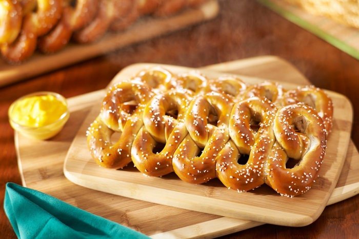 alman-simidi-nasil-yapilir-pretzel-brezel-alman-simidi-tarifi-malzemeleri-yapilisi-ve-puf-noktalari-nedir-1666179981984.jpeg