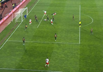 Sivasspor evinde beraberliği buldu! İşte gol anı