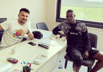 Mario Balotelli'den Menemenspor'a ziyaret!