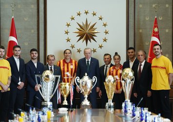 Başkan Erdoğan şampiyon G.Saray’ı kabul etti!