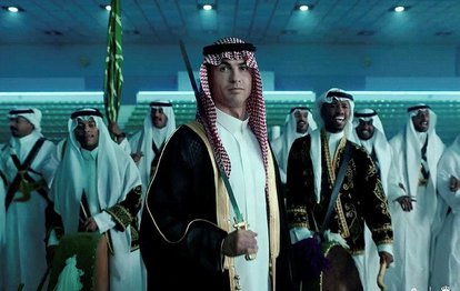 Cristiano Ronaldo Arap kıyafetleri giydi!