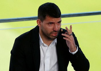 Agüero futbolu bıraktı! Gözyaşlarına hakim olamadı