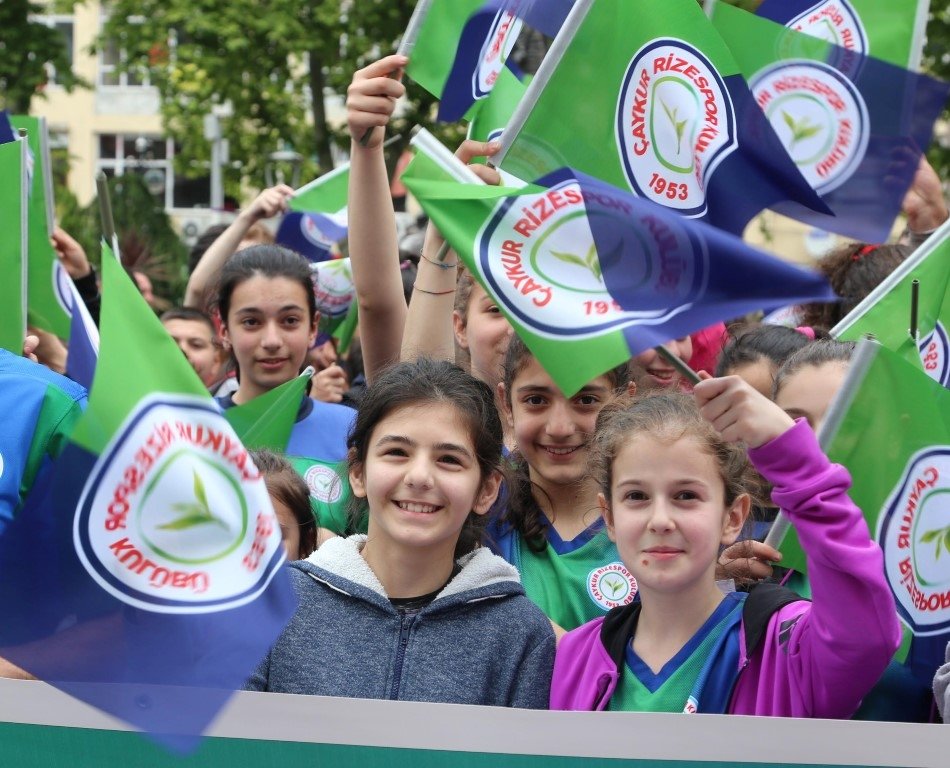 Çaykur Rizespor’a destek yürüyüşü