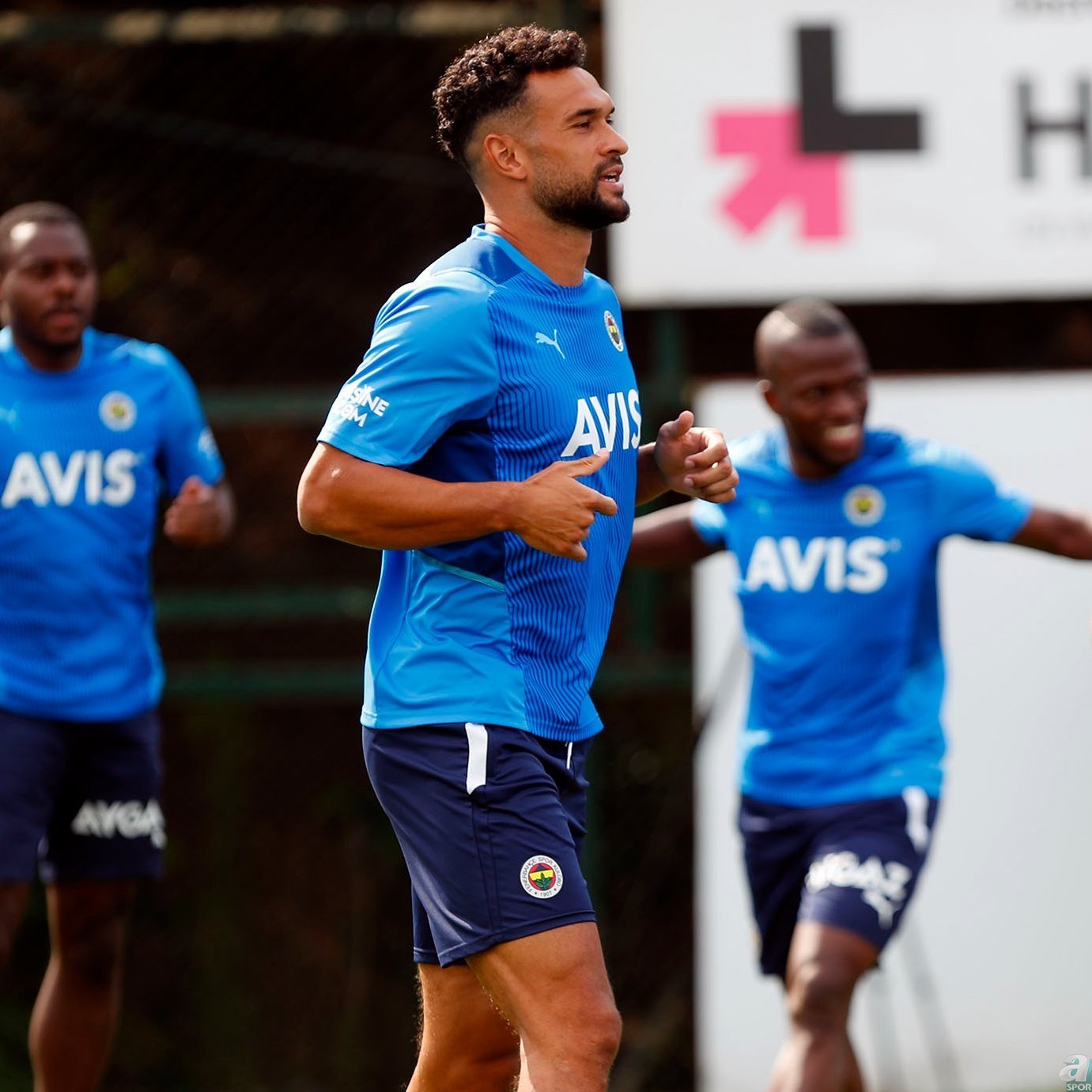 Son dakika spor haberleri: Vitor Pereira’nın sistemine uymadı! Fenerbahçe yıldız futbolcuyla yollarını ayırıyor