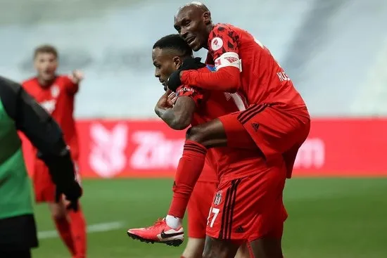 Son dakika spor haberi: Beşiktaş'ta Yeni Malatyaspor maçı öncesi sürpriz karar! Atiba ve Cyle Larin... - 1