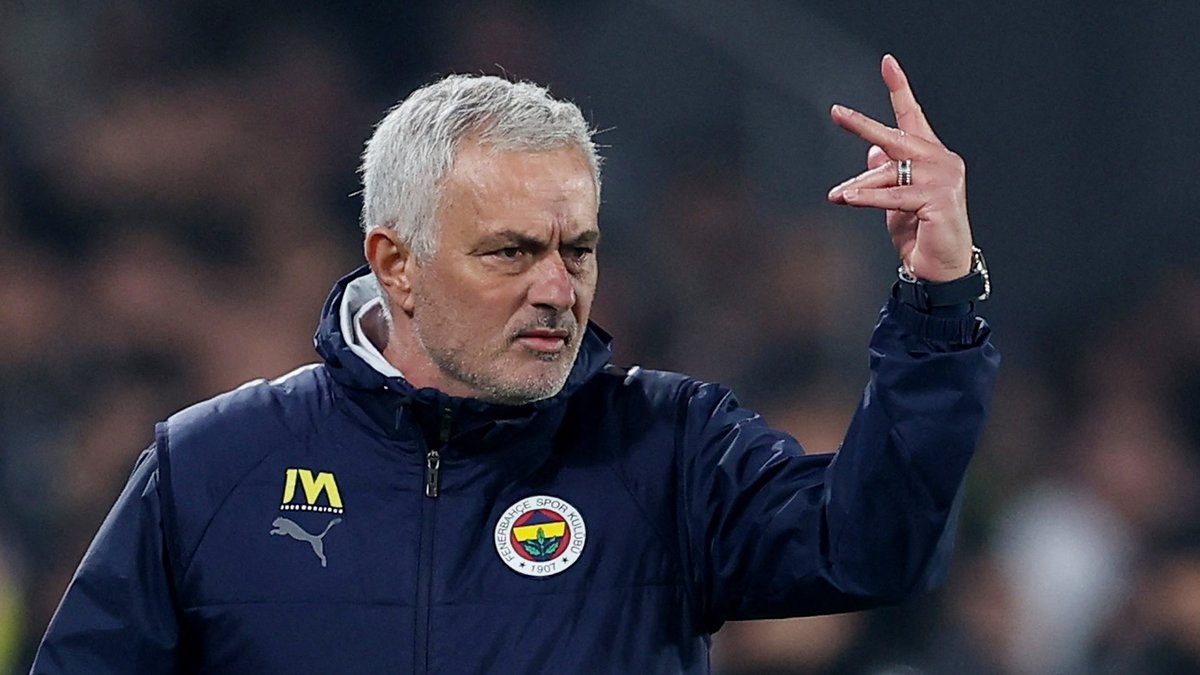 Fenerbahçe'den 25 milyon Euro'luk çifte transfer! Aynı takımdan gelecekler Fenerbahçe'den 25 milyon Euro'luk çifte transfer! Aynı takımdan gelecekler