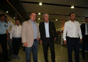 Dick Advocaat İstanbul'a geldi