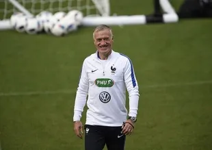 Deschamps’ın evinin duvarına "ırkçı" yazıldı
