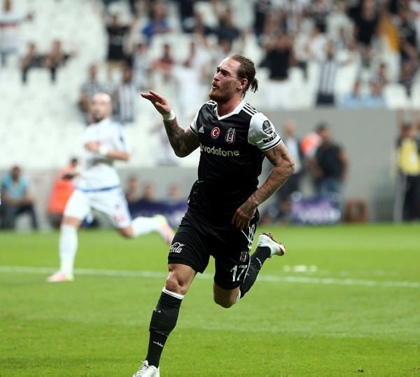 Beşiktaş’ta gidecek isimler belli oldu