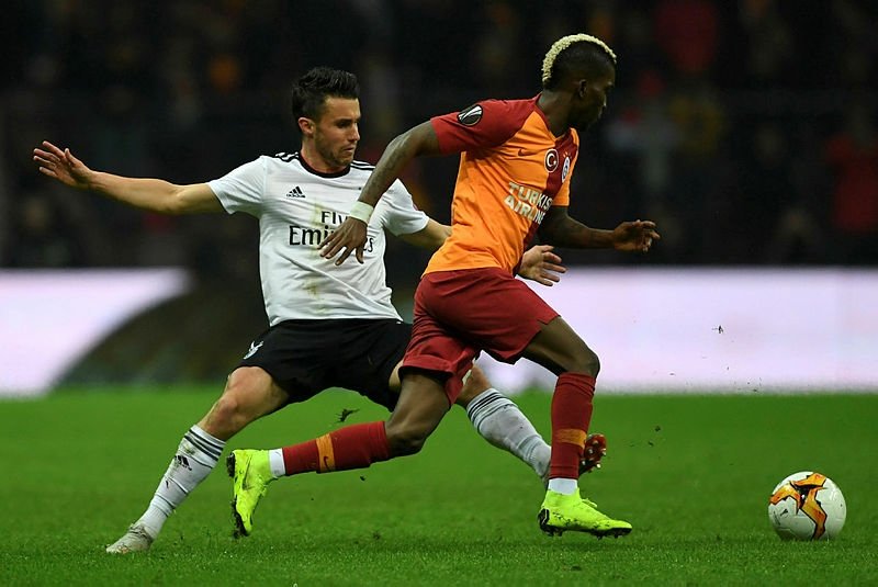 Onyekuru’ya uyarı: Biraz kafanı kaldır