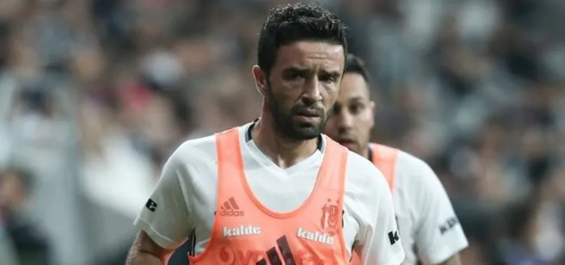 Gökhan Gönül yine forma giyemedi!