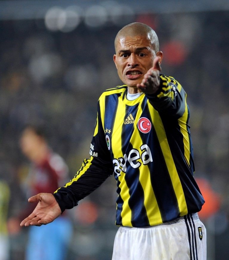 Alex de Souza ağzını fena bozdu!