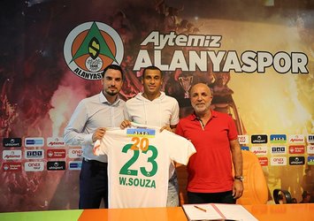Welinton 3 yıl daha Alanyaspor’da