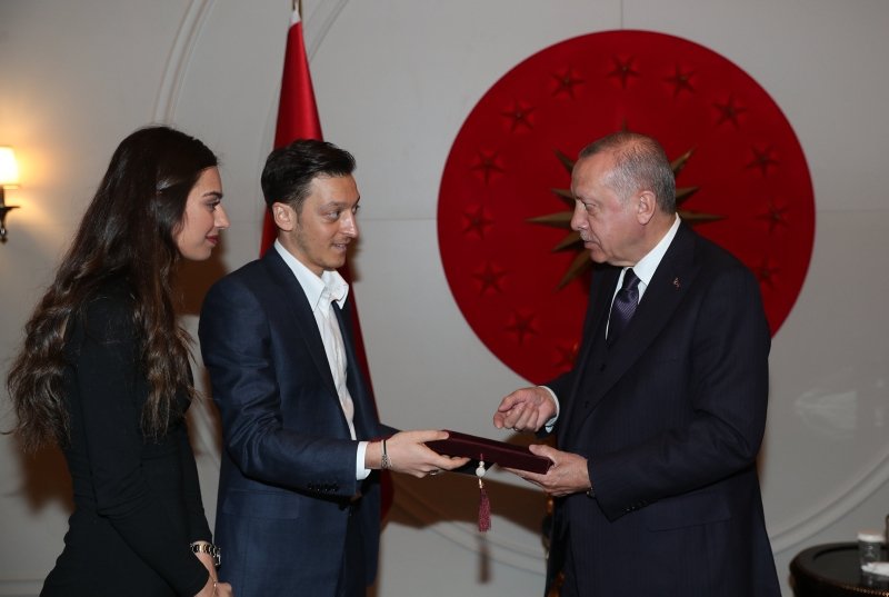Mesut Özil’den olay paylaşım!