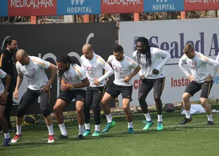 Galatasaray'da 3 yıldız satılıyor