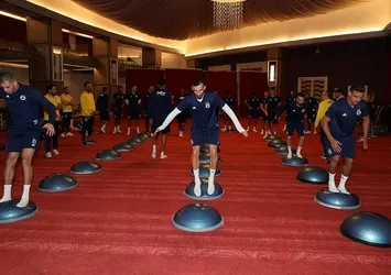 Fenerbahçe salonda çalıştı