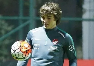 Milli yıldız Freiburg'ta!