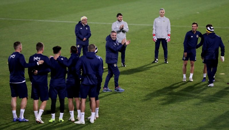 Fenerbahçe ’yeniden doğuş’ peşinde!