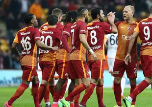 Galatasaray, Beşiktaş'ı yakaladı