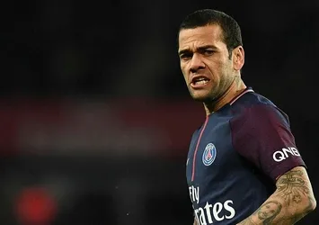 PSG'li Alves'e 3 maç ceza