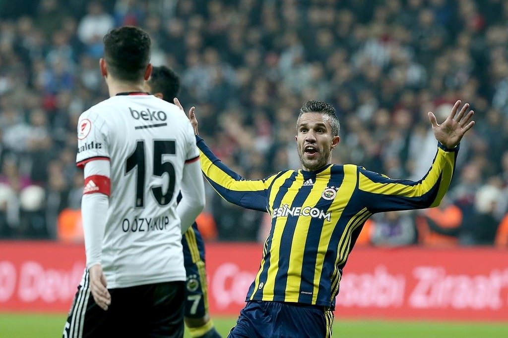 Fenerbahçe’den Van Persie tişörtü