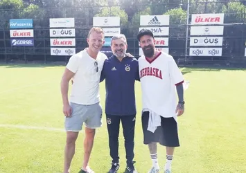 Dirk Kuyt ile Raul Meireles'ten Samandıra'ya baskın
