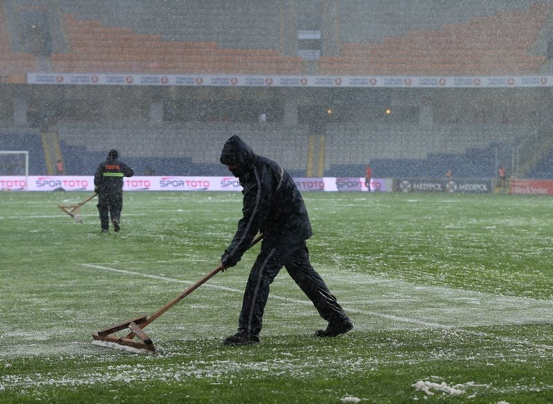 Damien Comolli’ye Başakşehir şoku!