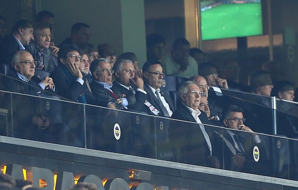 Fenerbahçe’den Kadıköy’de tarihi zafer