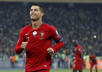 Ronaldo milenyum futboluna damga vuruyor