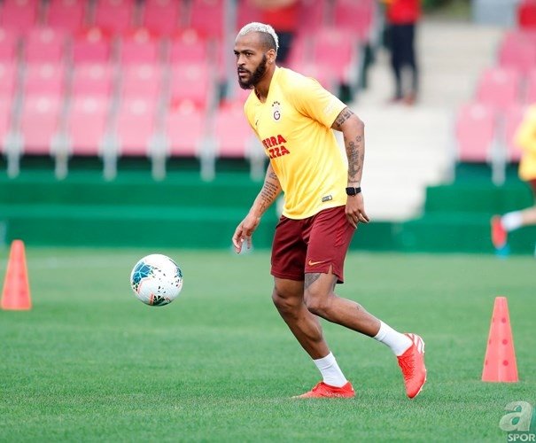 Galatasaray hazırlıklarına devam ediyor! İşte antrenmandan kareler